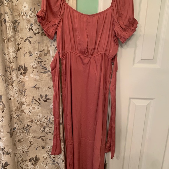 Trixxi Rose colored Silk Dress. NEVER WORN - Picture 2 of 6